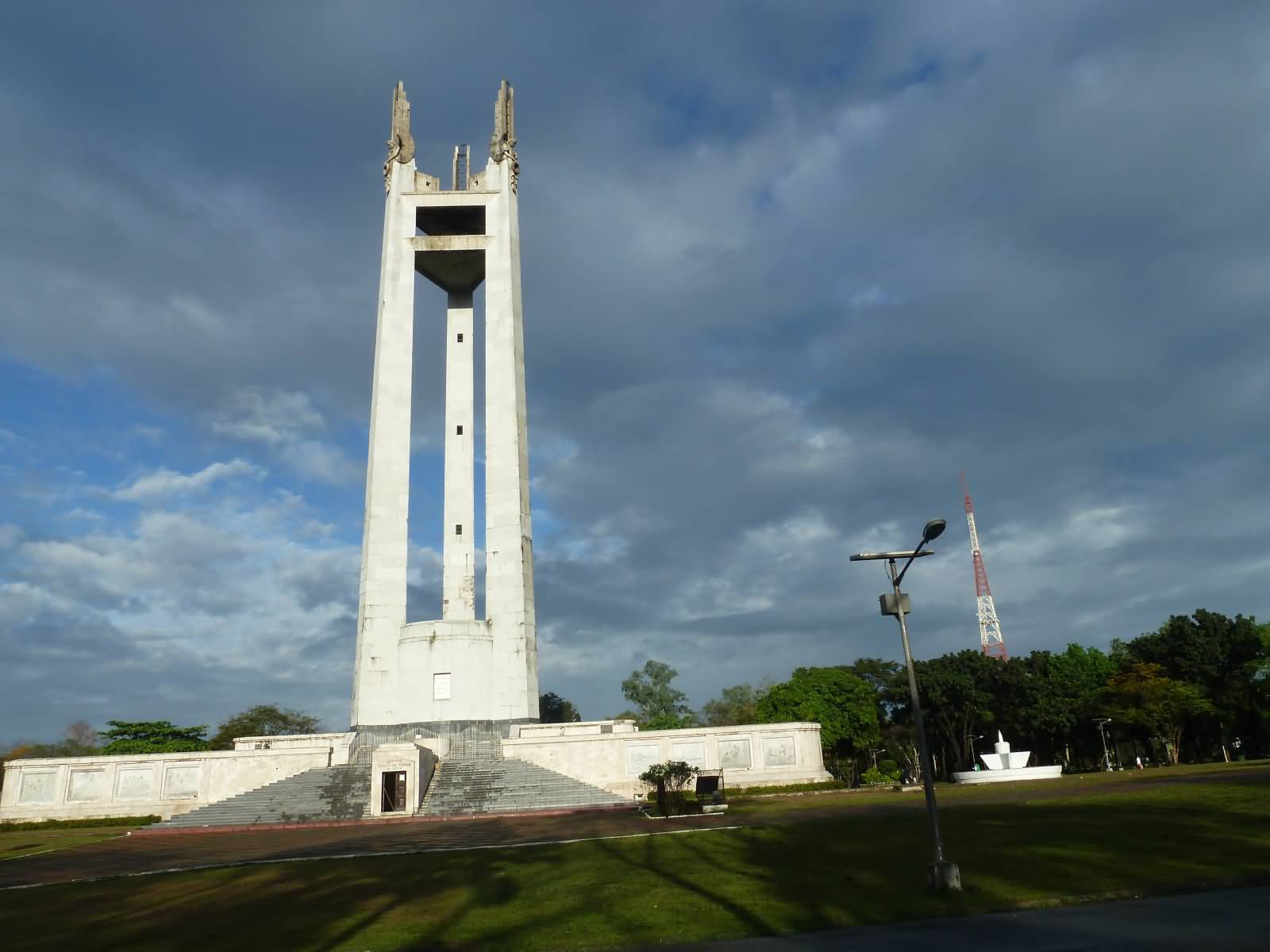 Beautiful Picture Of Quezon Memorial Shrine