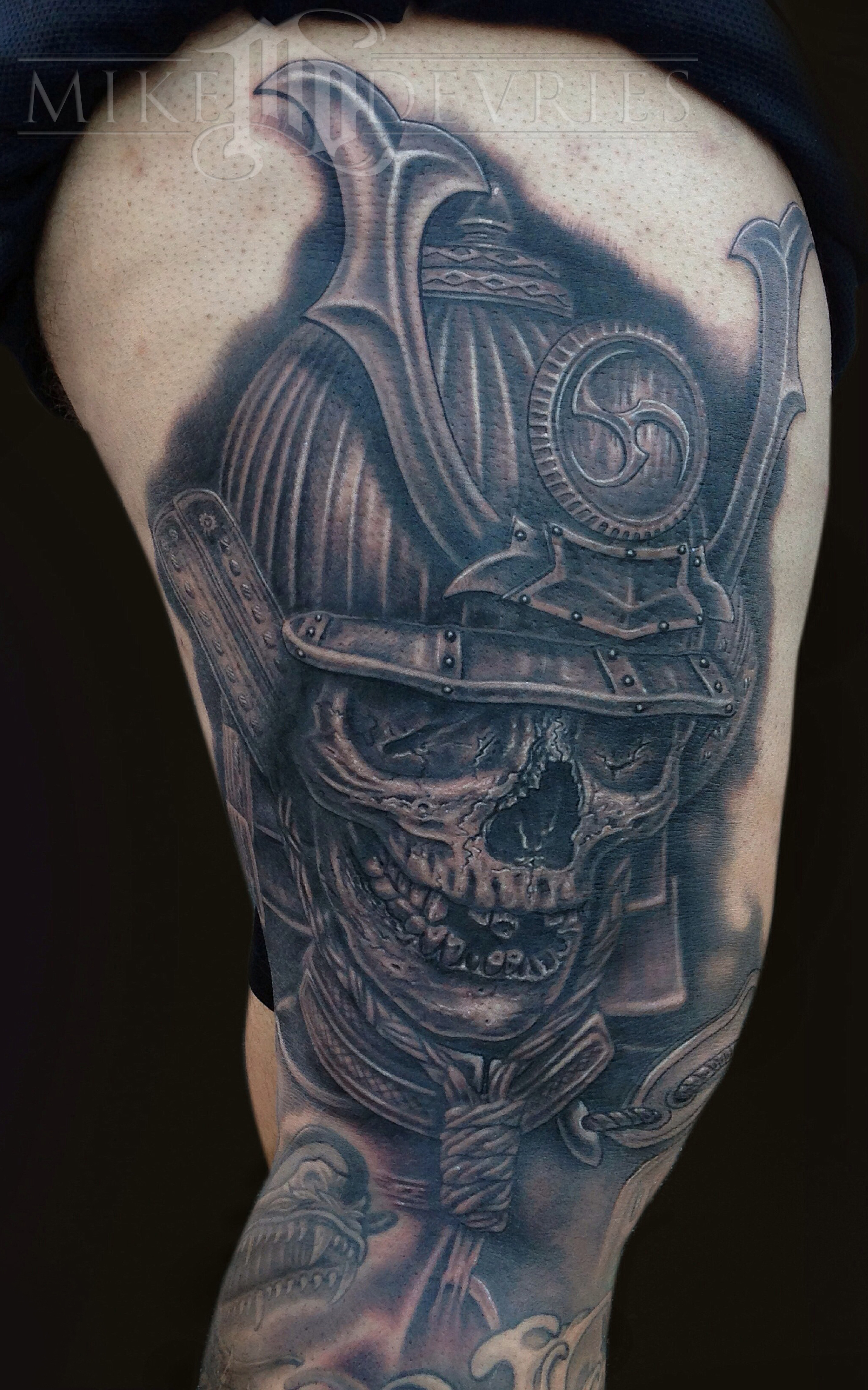 Black Ink Warrior Samurai Skull Tattoo On Right Side Thigh By Mike Devries