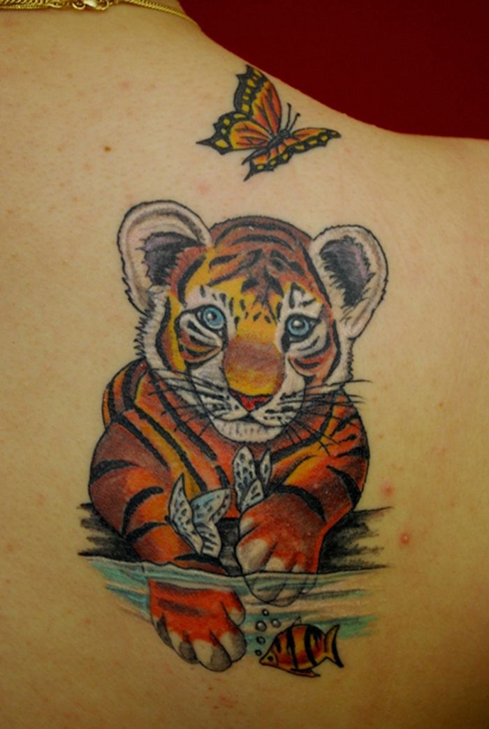 Butterfly And Baby Tiger Tattoo On Back Shoulder