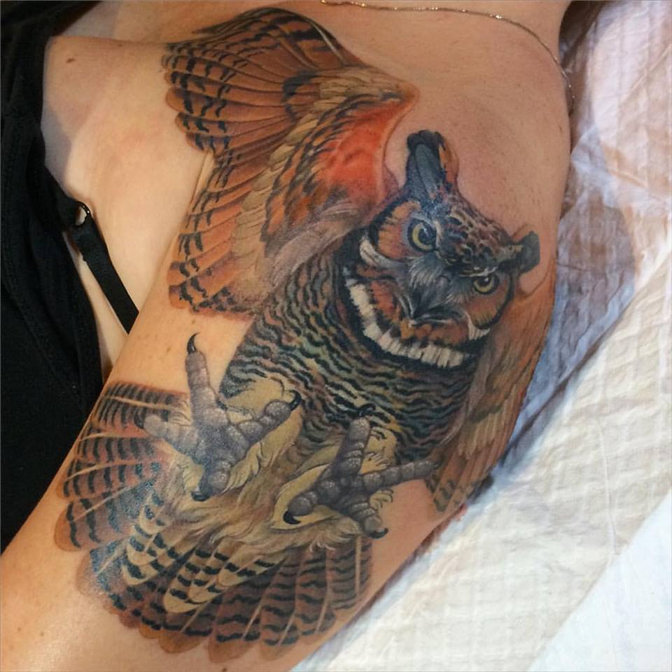 Cool Flying Owl Tattoo On Women Left Shoulder