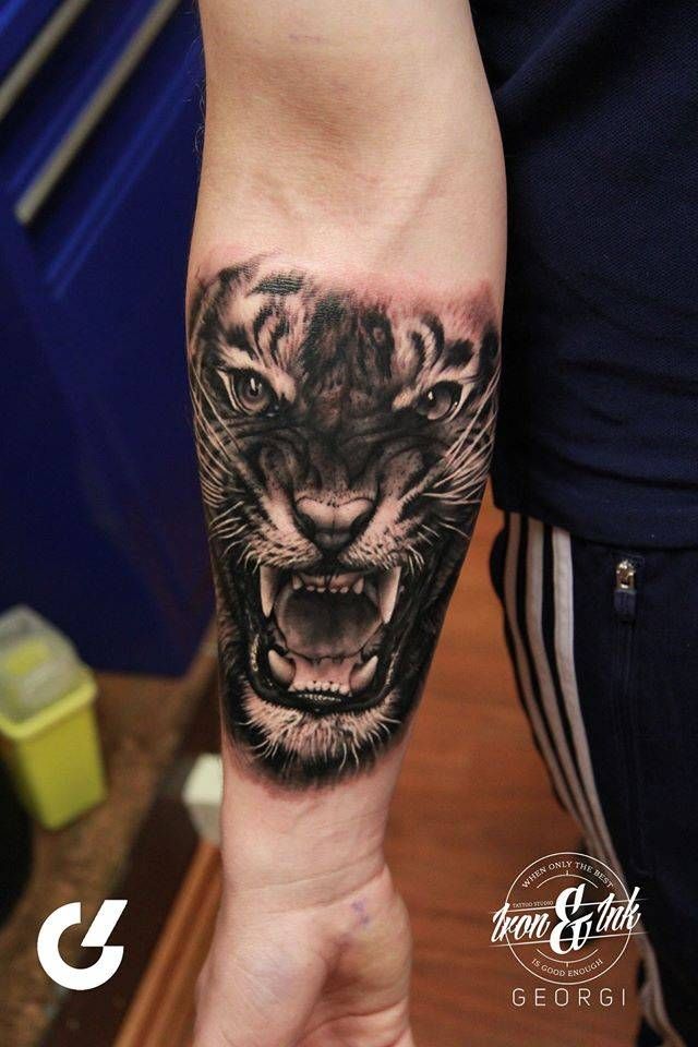 Dark Ink Angry Tiger Tattoo on Right Forearm