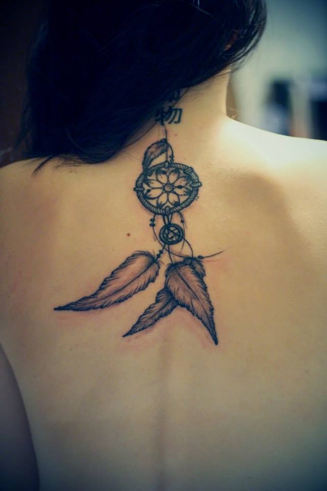 Girl Upper Back Simple Dreamcatcher Tattoo Picture