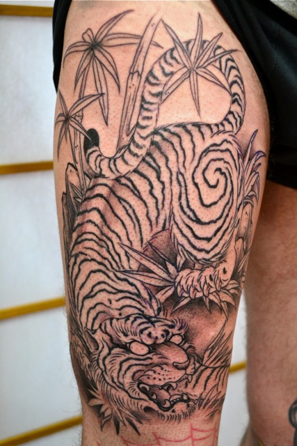 Grey Bamboo Trees And Tiger Tattoo On Right Thigh