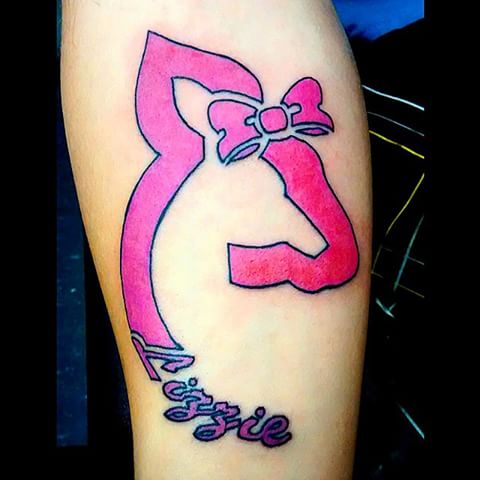 Lizzie Browning Deer Tattoo On Arm