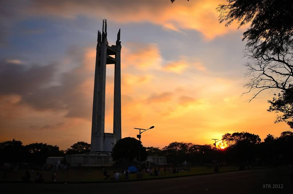 Quezon Memorial Shrine Looks Beautiful With Sunset