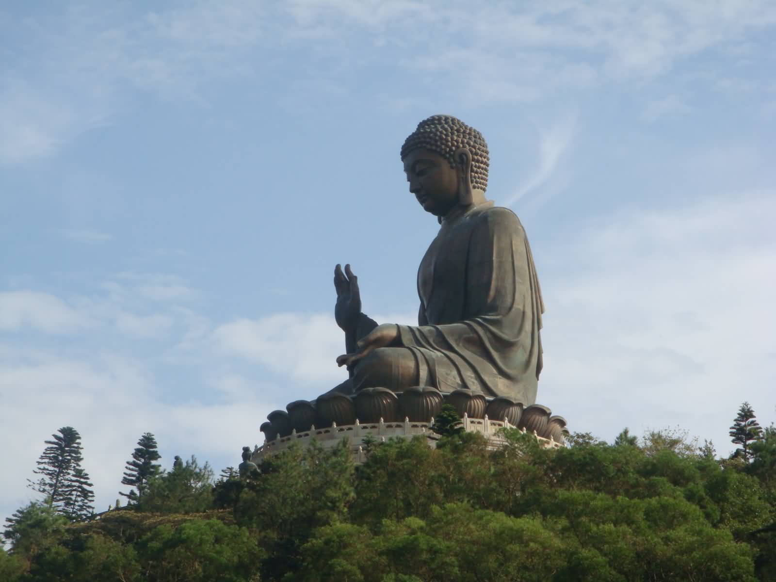 Tian Tan Buddha Statue In Lantau Island