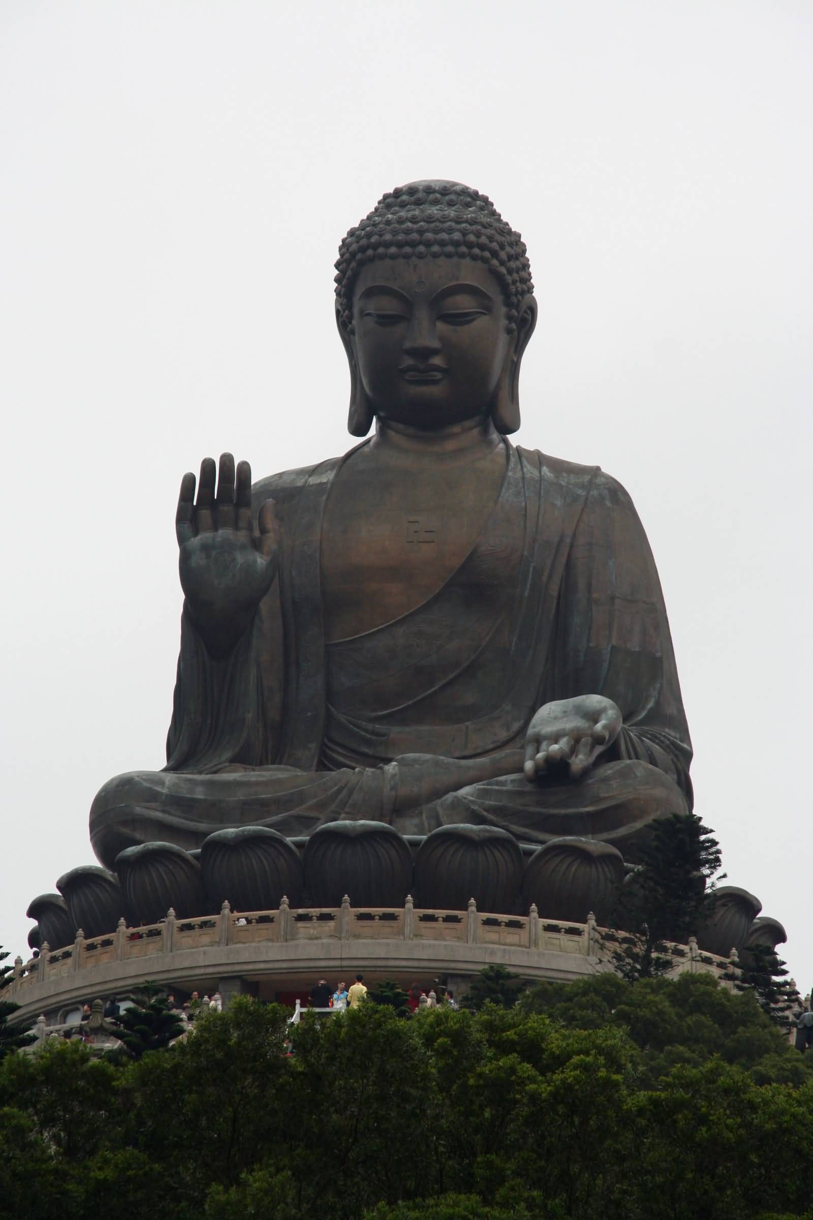 Tian Tan Buddha Statue Picture