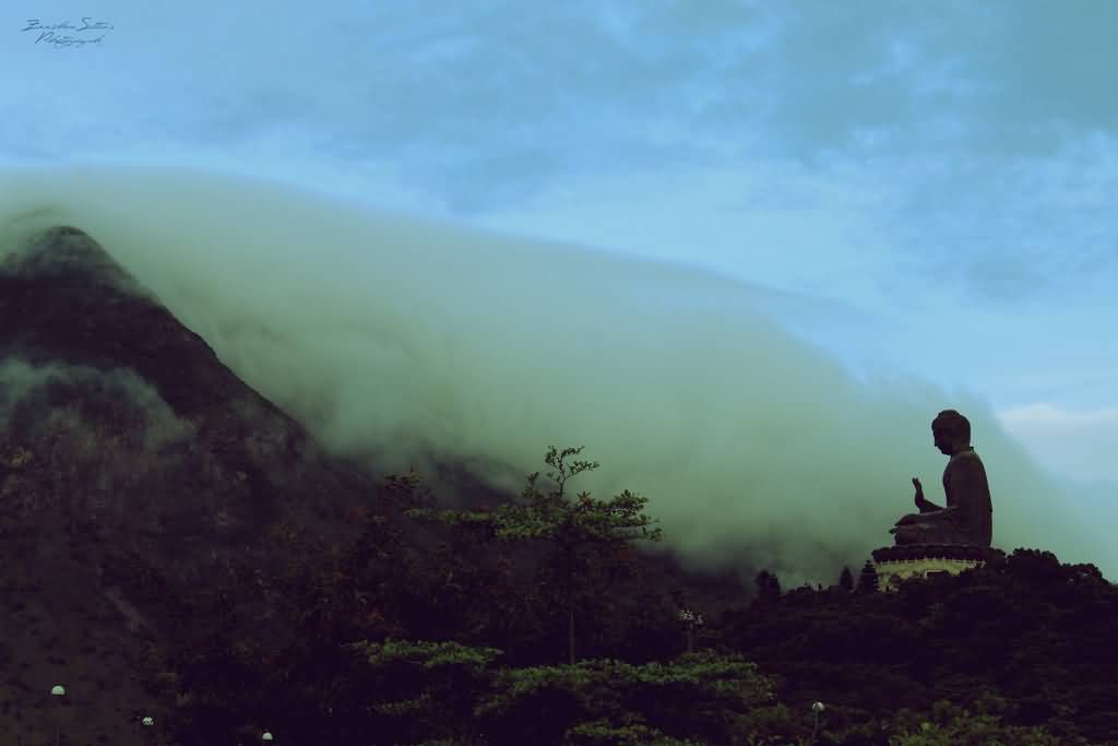 Tian Tan Buddha With Fog
