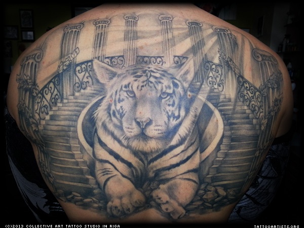 Upper Back Grey And Black Tiger Tattoo