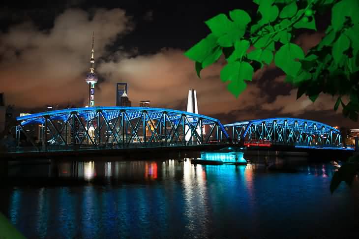 Waibaidu Bridge Looks Amazing With Blue Night Lights