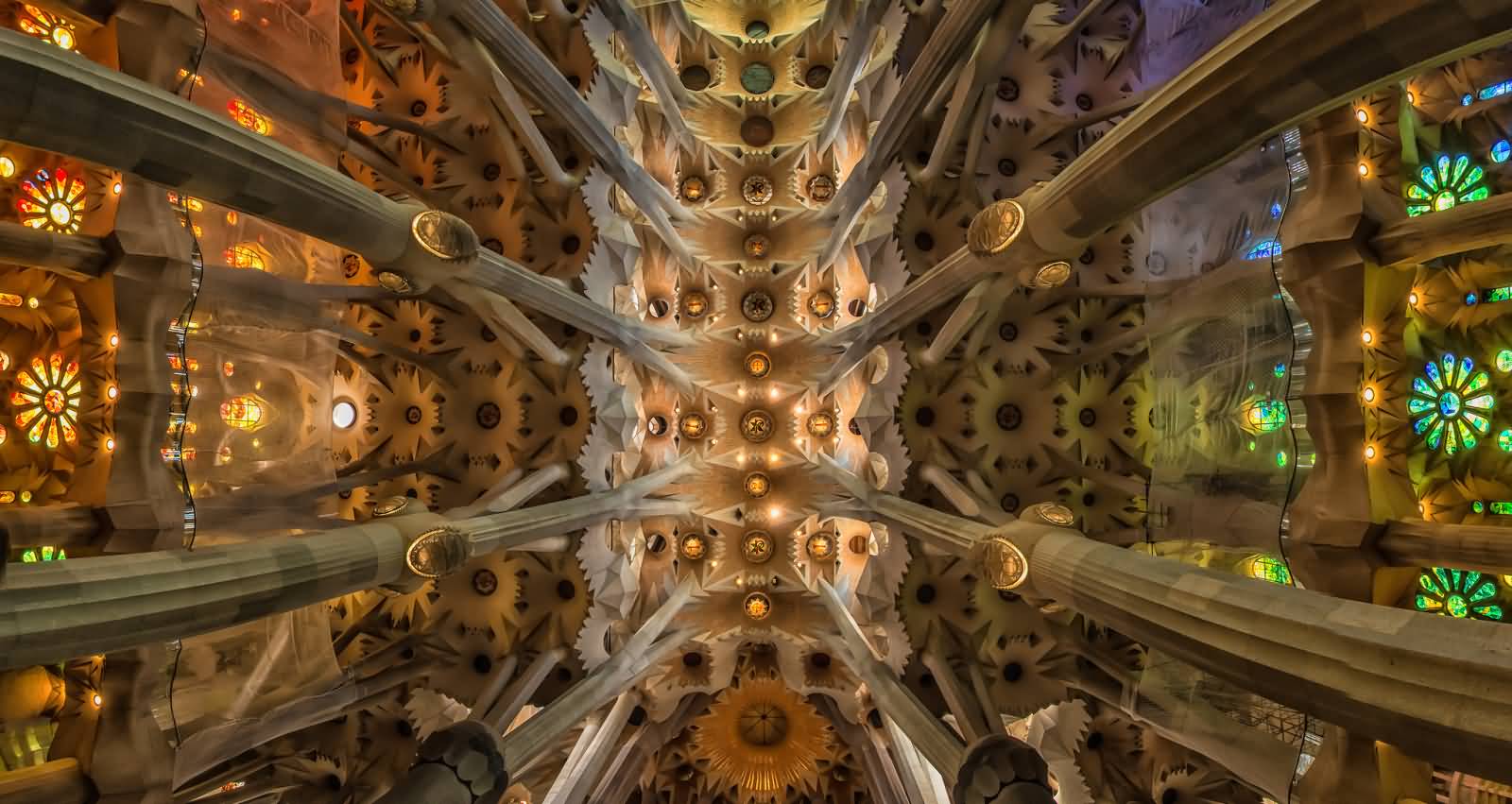 Amazing Interior Architecture Of The Sagrada Familia