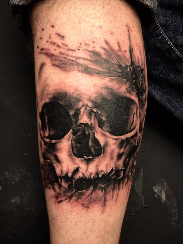 Black And Grey Skull Tattoo On Leg