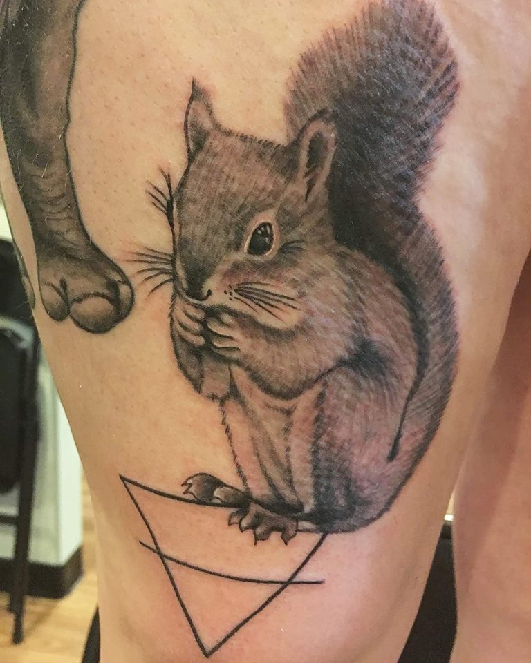 Black And Grey Squirrel Tattoo On Right Thigh