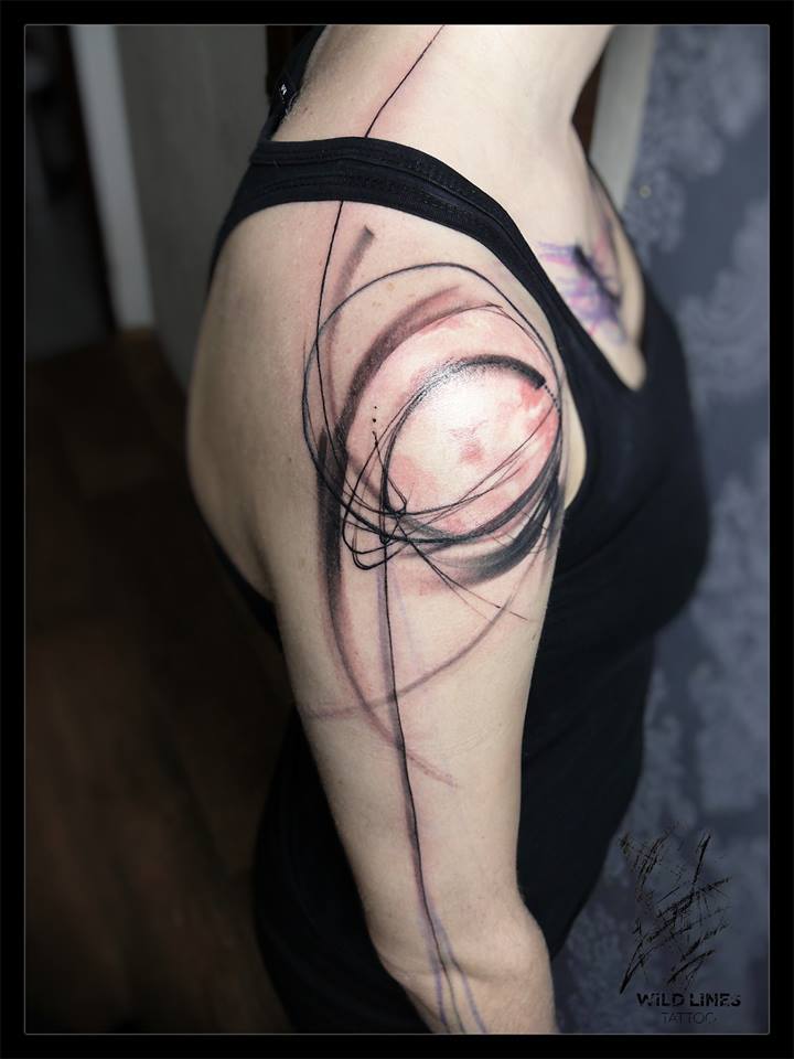 Black Ink Abstract Tattoo On Right Shoulder By Dodo Deer