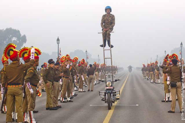 Indian Soldiers Practice Their Stunts During Republic Day Parade Rehearsal