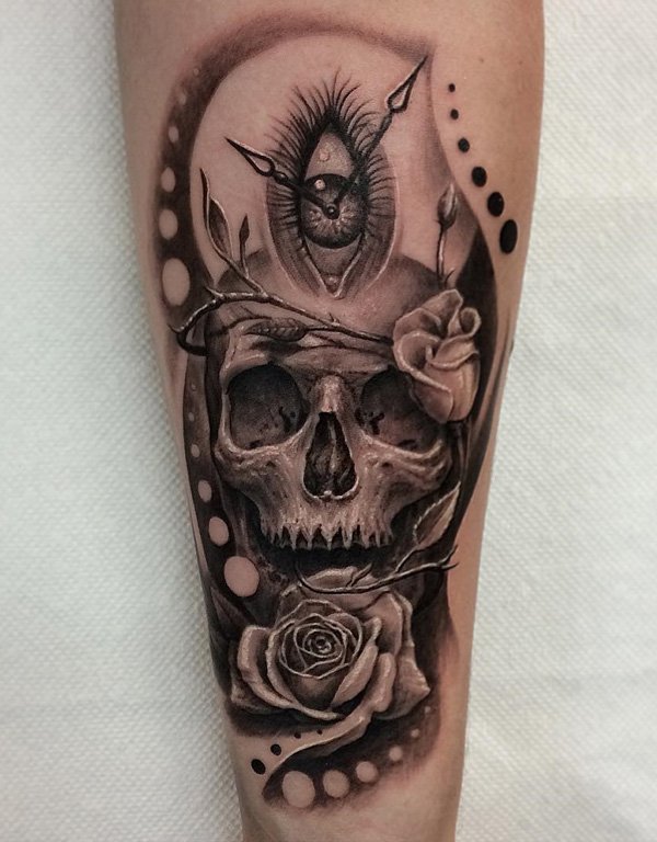Rose Flower And Grey Skull Tattoo