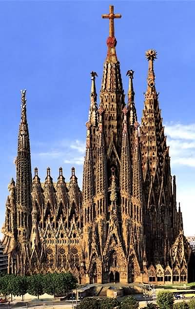 Sagrada Familia Front View Image