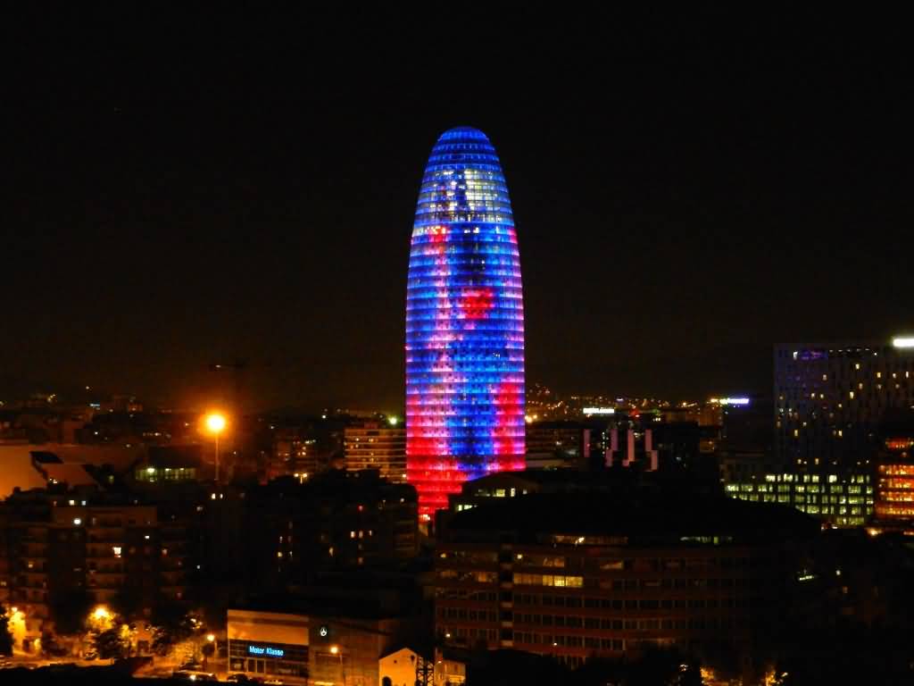 Torre Agbar Looks Adorable With Night Lights