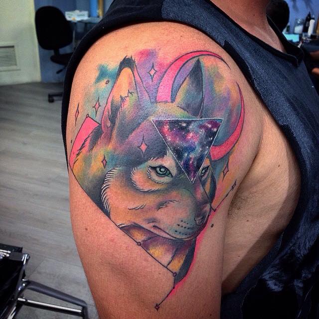 Unique Watercolor Wolf Tattoo On Man Right Shoulder By Pig Legion