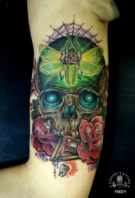 Wonderful Skull Tattoo On Right Bicep By Fredy