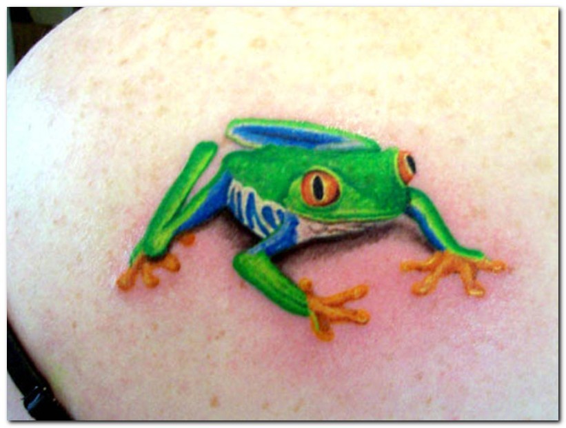Amazing Green Frog Tattoos On Back Shoulder