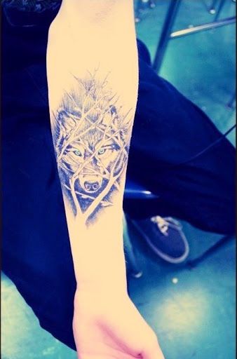 Amazing Wolf Head Tattoo On Left Forearm