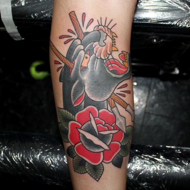 Arrows In Panther Head With Rose Tattoo On Right Arm