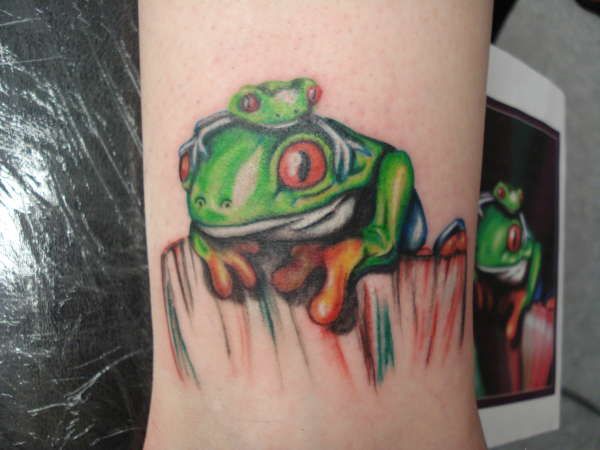 Nice Frog Tattoo Idea