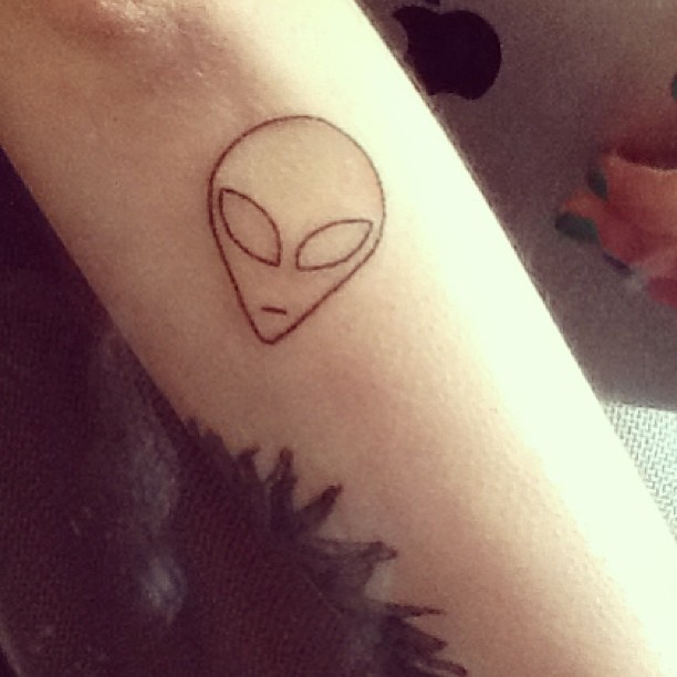 Black Outline Alien Head Tattoo Design For Sleeve
