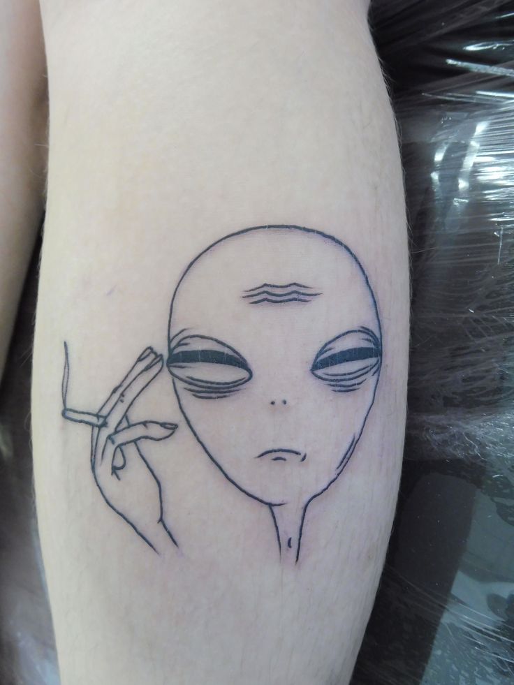 Black Outline Smoking Alien Tattoo Design For Leg Calf