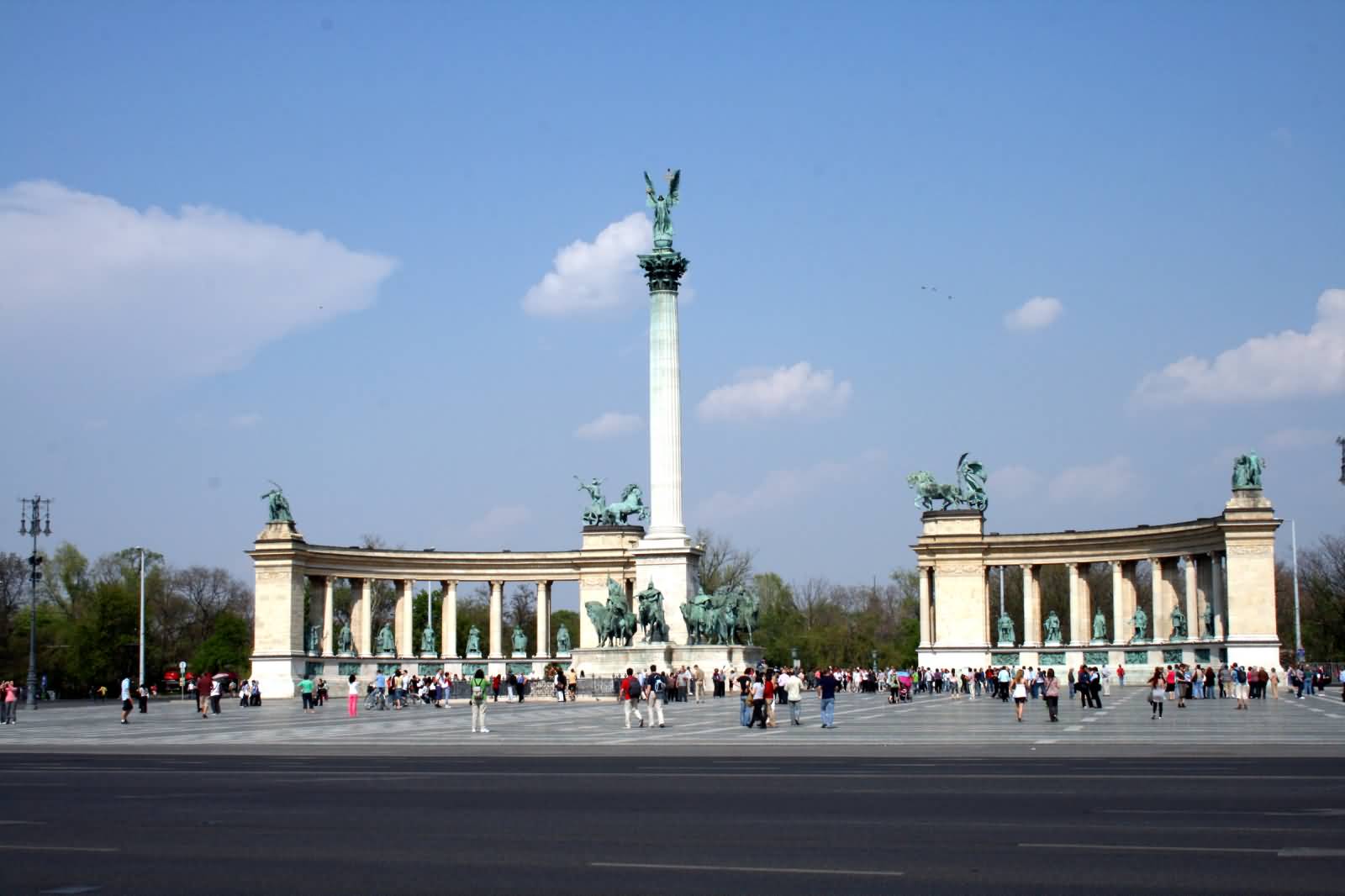 Budapest Heroes Square Picture