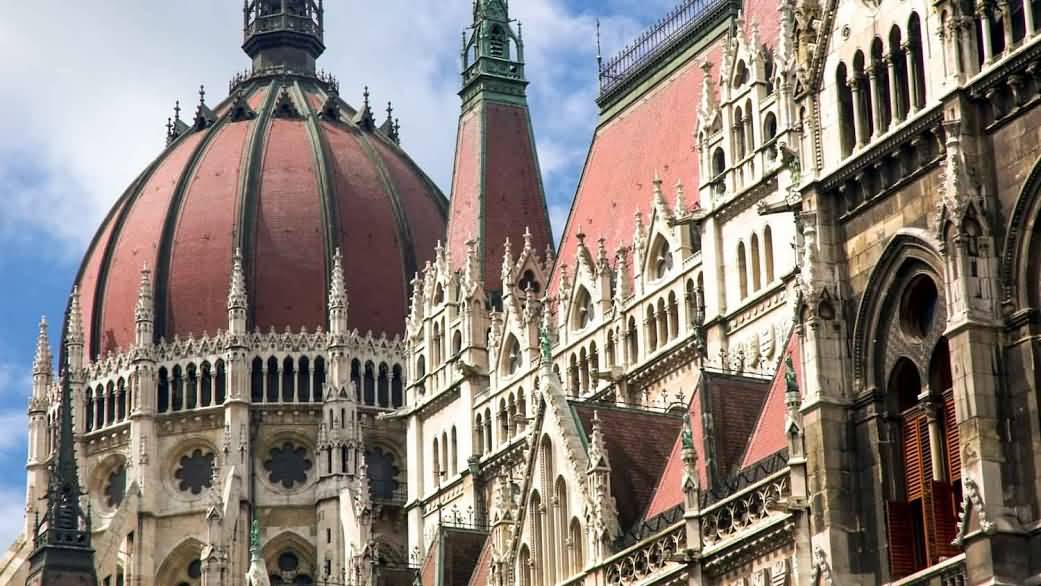 Details Of The Hungarian Parliament Building
