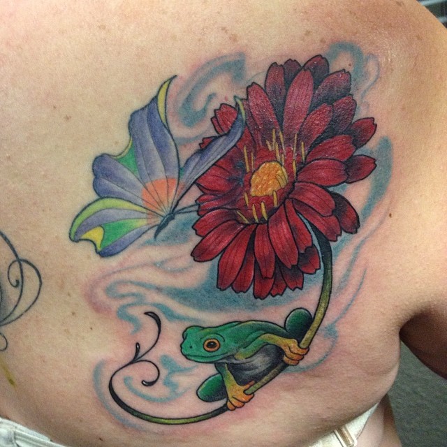 Flower n Butterfly With Frog Tattoo On Right Back Shoulder