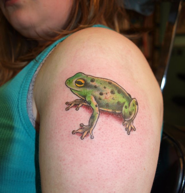 Girl With Frog Tattoo On Left Shoulder