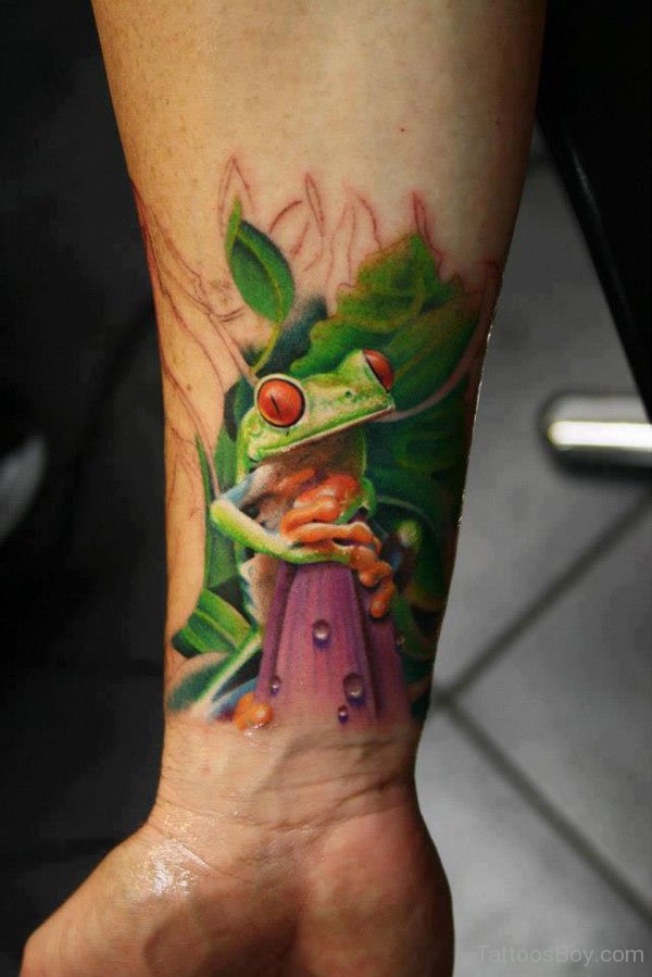 Realistic Frog Tattoo On Right Forearm