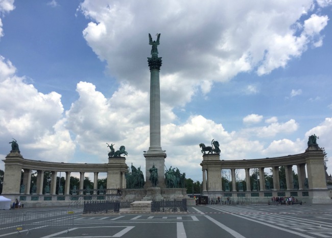 The Heroes Square Front View
