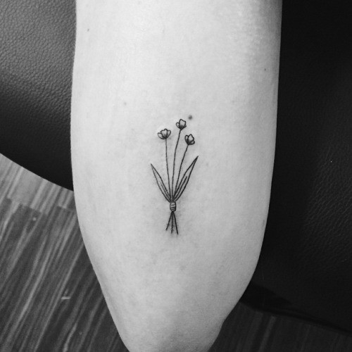 Tiny Tulip Tattoos Ideas