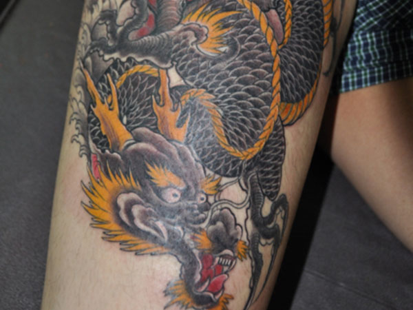Traditional Dragon Tattoo Design For Leg
