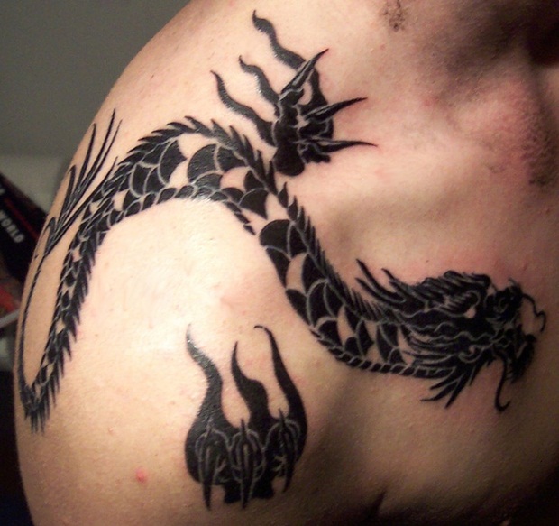 Unique Black Dragon Tattoo On Right Upper Shoulder By 2Face