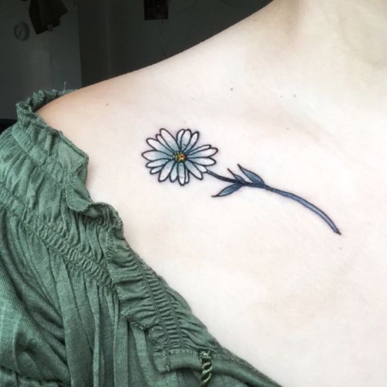 Awesome Daisy Flower Tattoo On Right Front Shoulder