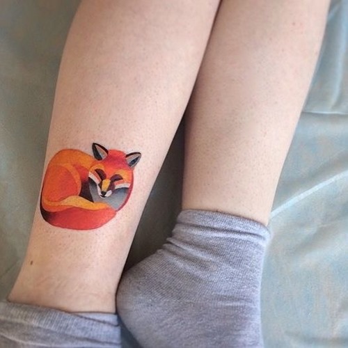 Abstract Fox Head Tattoo On Right Leg