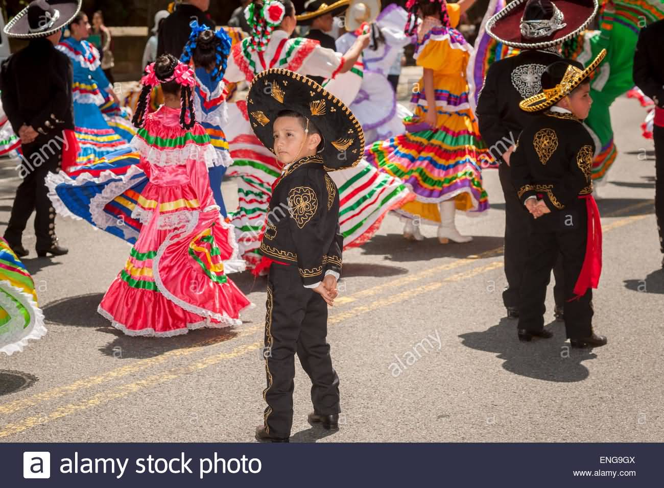 Folk Dancer Kids In Cinco De Mayo Parade In New York