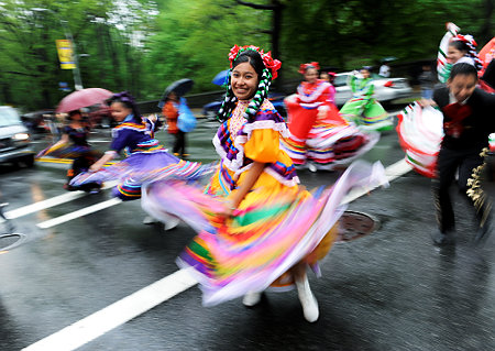 Girls Dancing During Cinco De Mayo Parade