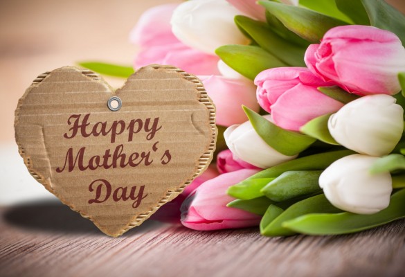 Happy Mother's Day Heart Shaped Greeting Card With Flowers