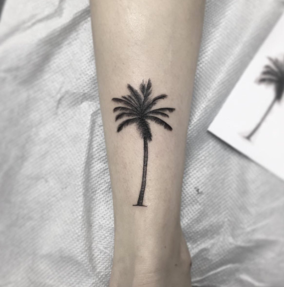 Cool Palm Tree Tattoo On Leg