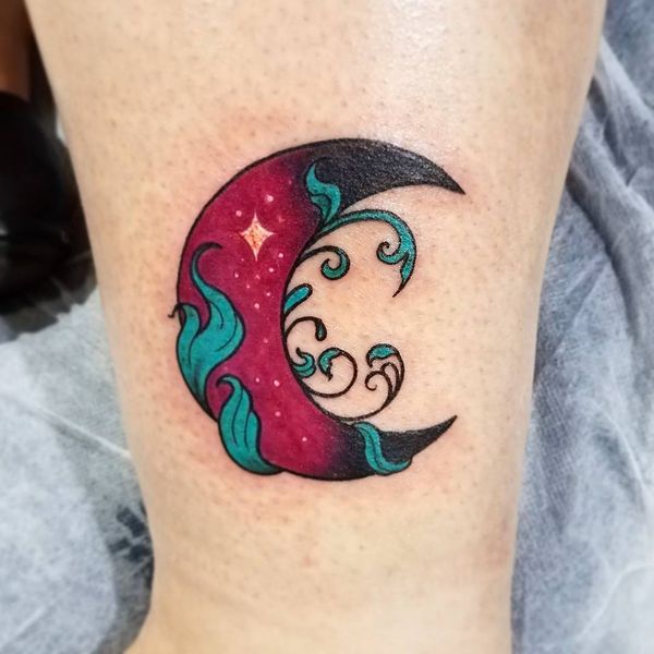 Red And Black Crescent Moon Tattoo On Leg