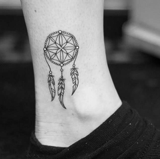 Small Dreamcatcher Tattoo On Side Leg
