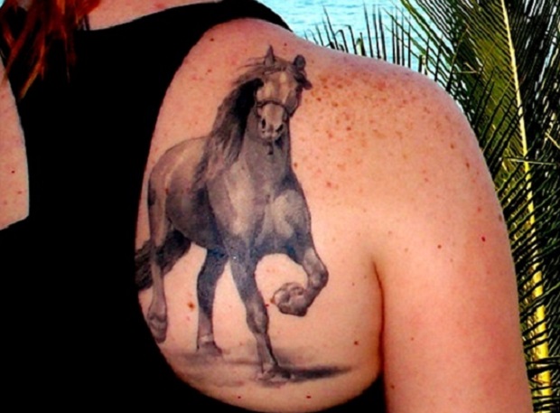 3D Horse Tattoo On Right Back Shoulder