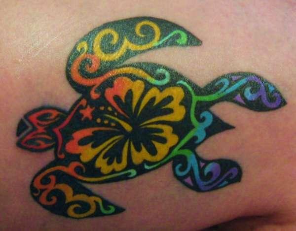 Colorfulk Hawaiian Turtle Tattoo On Back Shoulder