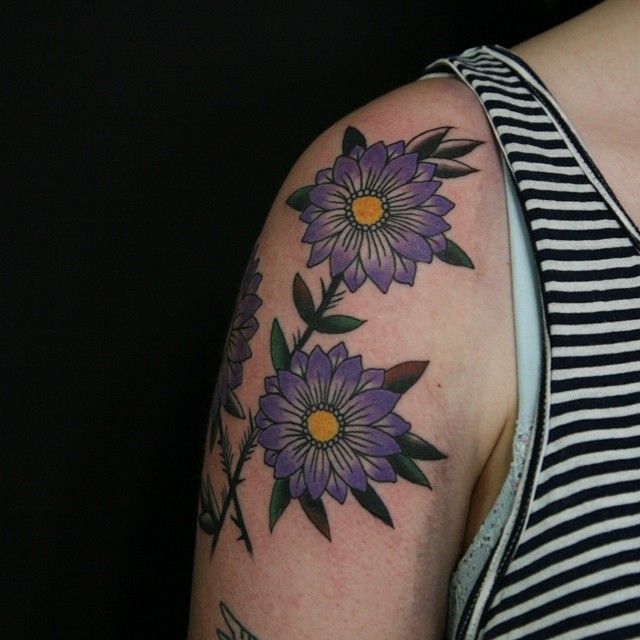 Daisy Tattoo On Right Shoulder For Women